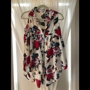 Beautiful floral top by UmGee